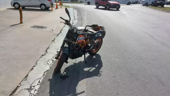 El motociclista terminó hospitalizado El motociclista terminó hospitalizado