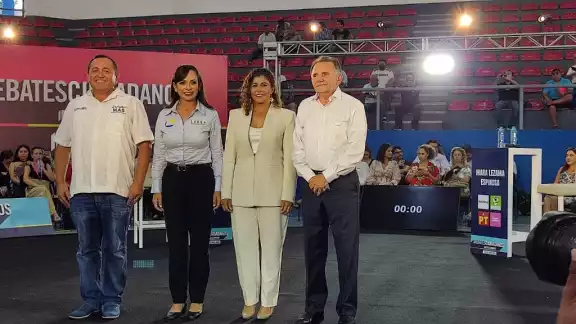 Los candidatos acudieron al debate ciudadano Los candidatos acudieron al debate ciudadano