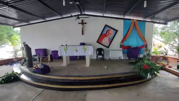 Los feligreses creyeron que se trataba de una persona que estaba poseída Los feligreses creyeron que se trataba de una persona que estaba poseída