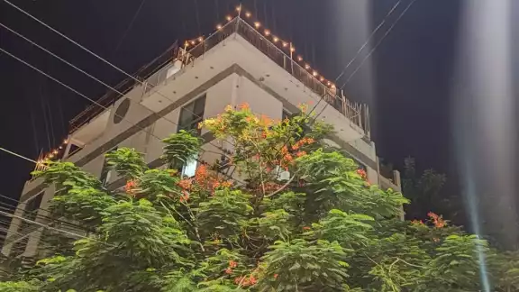 Pequeños hoteles exigen que le bajen un poco a las fiestas Pequeños hoteles exigen que le bajen un poco a las fiestas