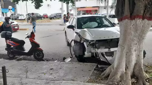 El conductor de la camioneta no supo ni como sucedió el accidente El conductor de la camioneta no supo ni como sucedió el accidente