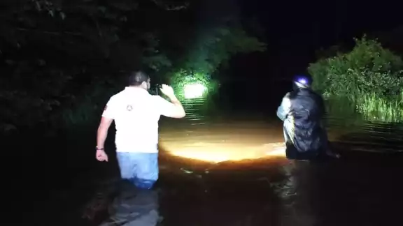 Deslaves desde el cerro aumentan el nivel del agua de lluvia que no ha parado en cinco horas Deslaves desde el cerro aumentan el nivel del agua de lluvia que no ha parado en cinco horas