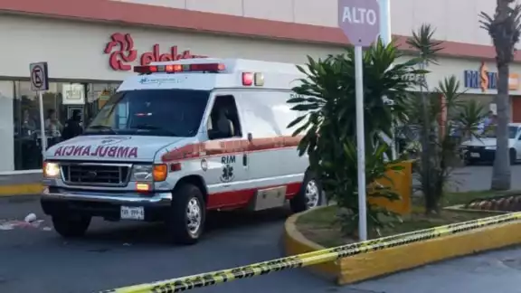Las víctimas fueron trasladadas al hospital tras recibir los primeros auxilios Las víctimas fueron trasladadas al hospital tras recibir los primeros auxilios