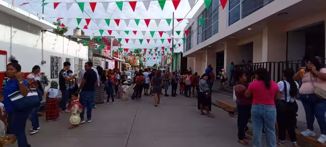 Se registra buena afluencia de feligreses este martes