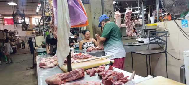 Comerciantes reportan caída en las ventas de carne en Campeche.