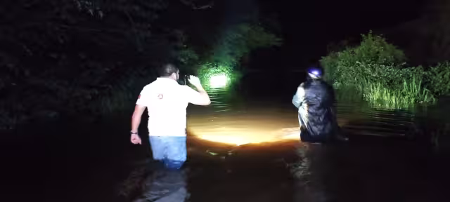 Deslaves desde el cerro aumentan el nivel del agua de lluvia que no ha parado en cinco horas