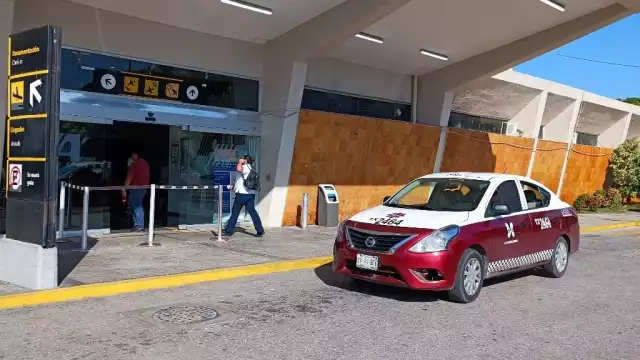 Aeroméxico le lleva ventaja a la compañía federal por su número de operaciones, capacidad de vuelos y convenios