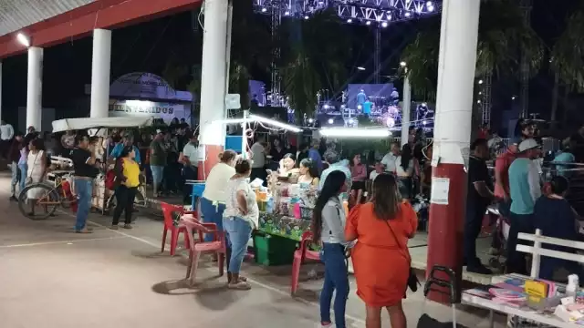 Algunos afirmaron que en las mañanas tienen ventas de entre 400 y mil 500 pesos, pero en estos días de carnestolendas han duplicado sus ingresos