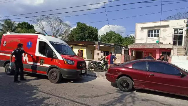 Las autoridades llegaron para atender al hombre luego de ingerir varios líquidos peligrosos