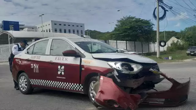 La distracción del taxista provocó que resultara lesionado