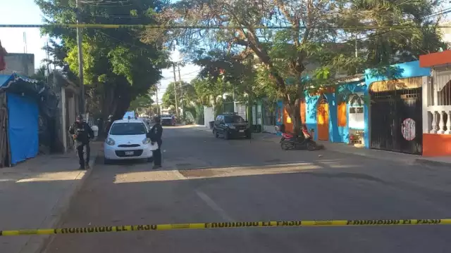 Los sicarios huyeron a bordo de una motocicleta