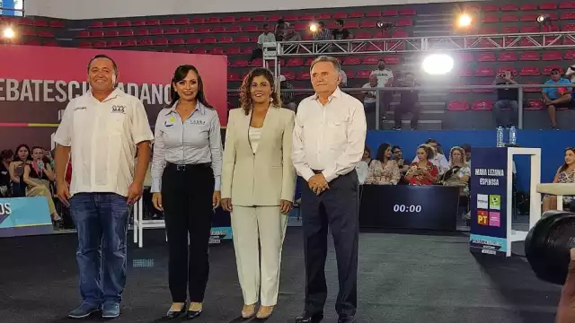 Los candidatos acudieron al debate ciudadano