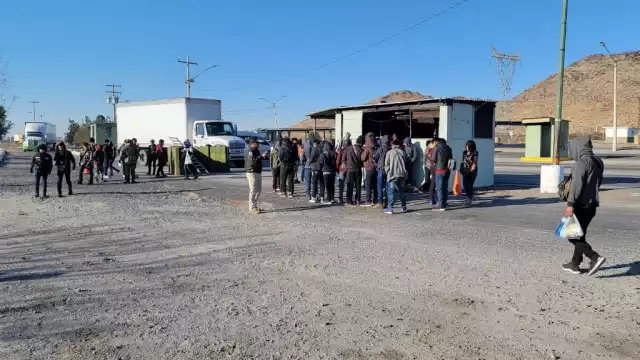 Los migrantes fueron rescatados cuando se encontraban dentro de una camioneta