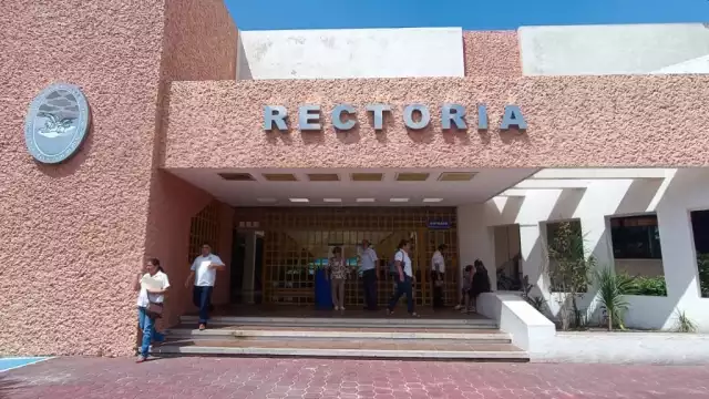 Jubilados señalan a la rectoría de dar preferencia a extrabajadores sindicalizados en la crisis de impagos