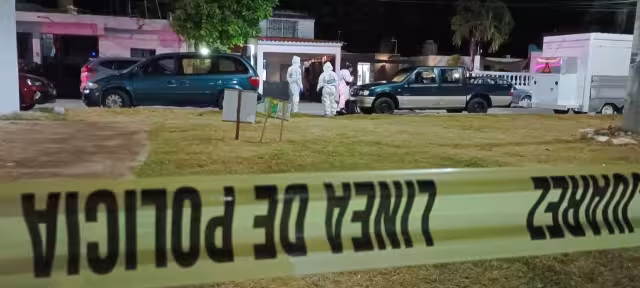 Atacan local de hamburguesas en Cancún; hay tres heridos y un muerto