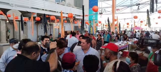 Locatarios exigen que se atiendan sus peticiones de mejorar el mercado