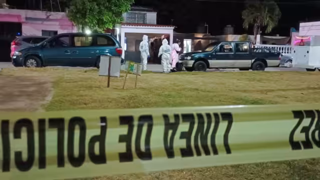 Atacan local de hamburguesas en Cancún; hay tres heridos y un muerto