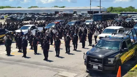 El titular de la Sedena destacó que el 65% de la fuerza de seguridad está concentrada en Mérida, Kanasín y Valladolid El titular de la Sedena destacó que el 65% de la fuerza de seguridad está concentrada en Mérida, Kanasín y Valladolid