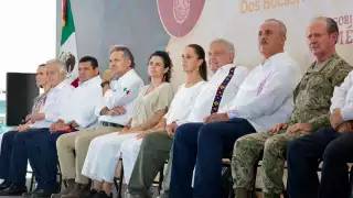 AMLO y Sheinbaum encabezan inició de producción de la Refinería Dos Bocas Olmeca