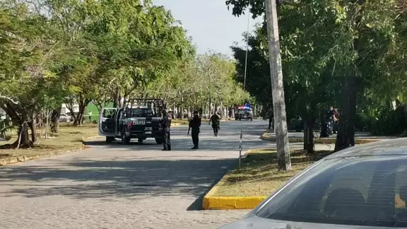 El lugar fue acordonado por policías El lugar fue acordonado por policías