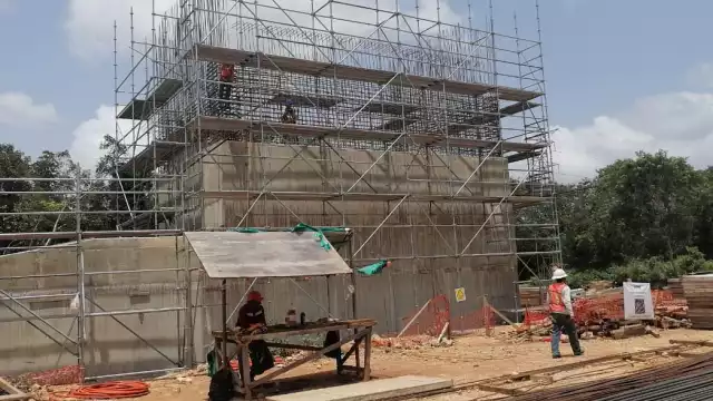 El supervisor de la edificación, Isaac Rivera, indicó que hubo retrasos por falta d epago