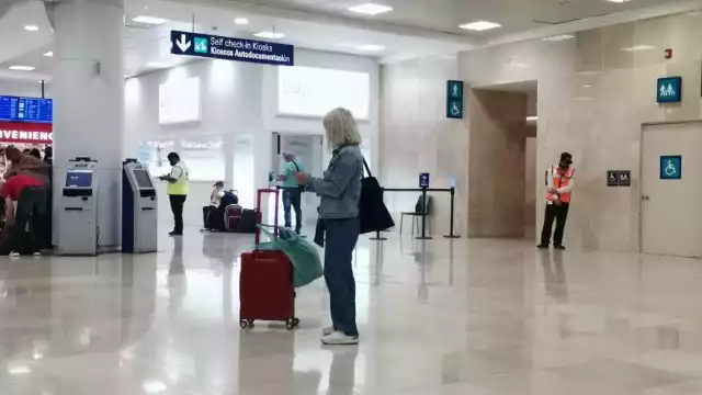 Después de minutos de insistencia, la aerolínea decidió hacer una excepción y dejó que los usuarios ingresaran al vuelo