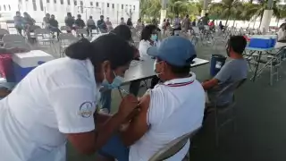 El domo Bicentenario abrió sus puertas desde las 8:00 horas.