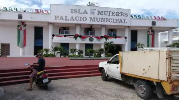 La administración municipal saliente de Isla Mujeres se niega a informar sobre deudas y datos financieros al nuevo gobierno La administración municipal saliente de Isla Mujeres se niega a informar sobre deudas y datos financieros al nuevo gobierno