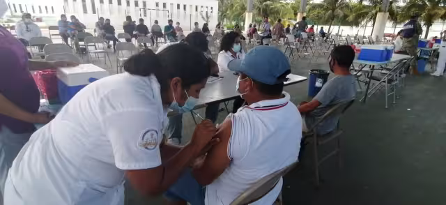 El domo Bicentenario abrió sus puertas desde las 8:00 horas.