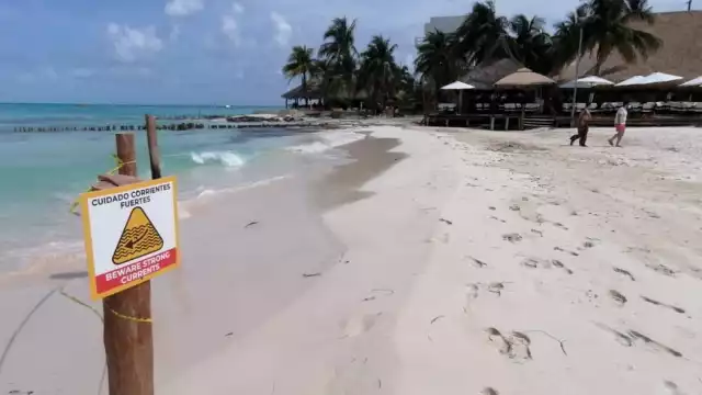 Negocios colindantes a las playas en Isla Mujeres, deberán contar con guardavidas