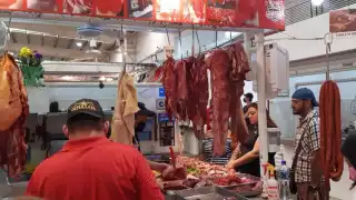 Carniceros en el mercado municipal de Ciudad del Carmen