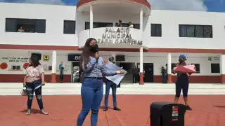 Federación de estudiantes protestan para exigir que los vacunen en Kantunilkín