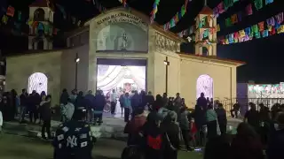 A las 4:00 de la mañana iniciaron las actividades con las mañanitas a la virgen, donde llegaron decenas de habitantes