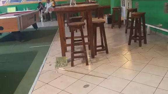 El bar recibió un ataque de hombres armados El bar recibió un ataque de hombres armados