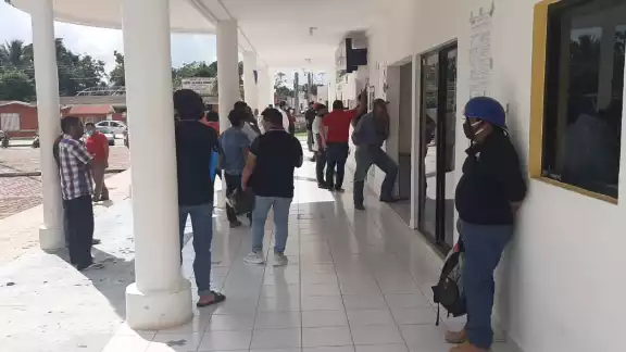 El Palacio Municipal es uno de los puntos de la ciudad donde se aglomeran más personas El Palacio Municipal es uno de los puntos de la ciudad donde se aglomeran más personas