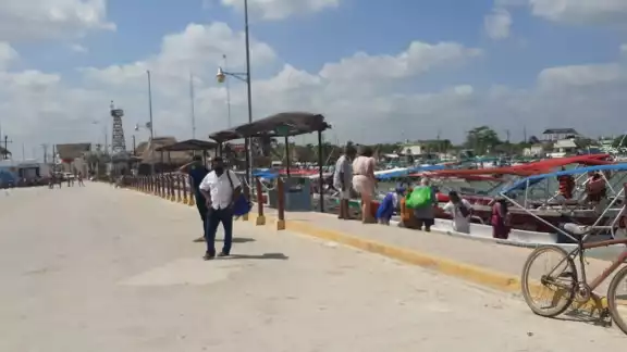 Esta mañana el puerto de Chiquilá tuvo menos pasajeros Esta mañana el puerto de Chiquilá tuvo menos pasajeros