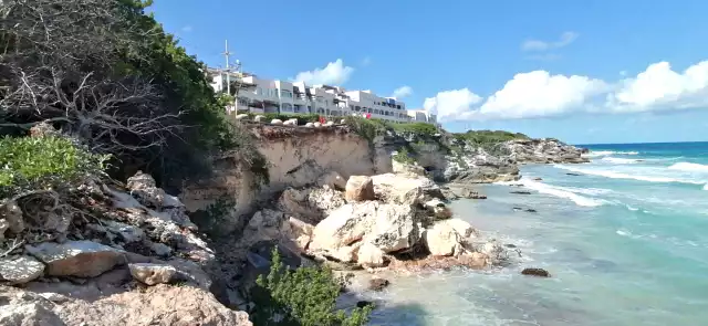 Protección Civil advierte riesgo de nuevos colapsos en Isla Mujeres