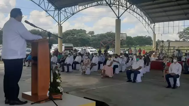 El Presidente Municipal saliente de Lázaro Cárdenas evitó hablar de temas sobre la pesca, agricultura y ganadería en su informe