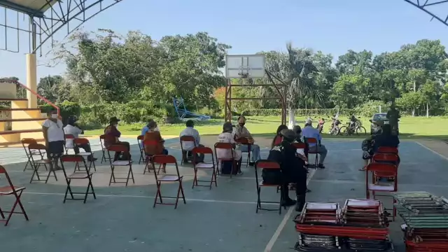 Las vacunas llegaron este lunes para ser aplicadas a adultos mayores de 60 años.