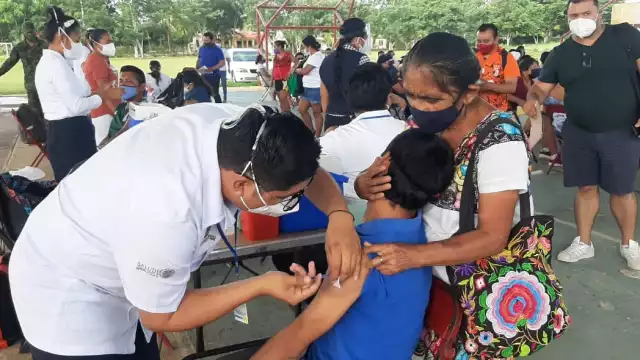 Inicia jornada de aplicación de la primera dosis anticovid de la vacuna AstraZeneca