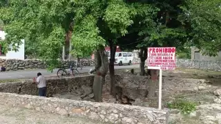 Según la creencia de los lugareños, las formaciones rocosas dentro de la cueva se asemejan a la imagen de los Reyes Magos