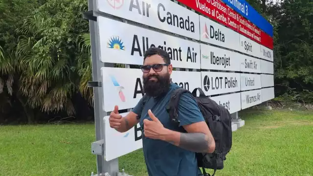 Centenas de turistas volvieron ayer miércoles a sus lugares de origen, luego de disfrutar por unos días de la arena blanca y los atractivos del Caribe Mexicano.
