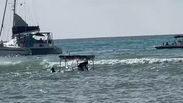 La embarcación y sus 17 tripulantes fueron rescatados por elementos de la Secretaría de Marina