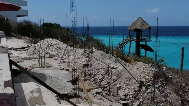 Los manifestantes piden que esta obra se cancele y se declare patrimonio municipal