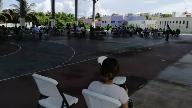 La mujer fue hospitalizada al mediodía de este miércoles después de haberse aplicado la primera dosis