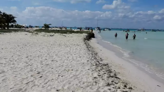 Los huracanes Delta y Zeta, provocaron la pérdida de 200 m2 de superficie arenal