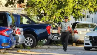 FGE se declara incompetente y ponen a disposición a la pareja con la FGR en Cancún