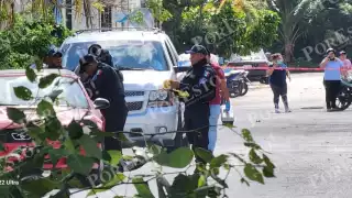 Los hombres huyeron del sitio después de disparar