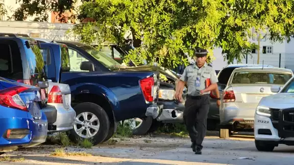 FGE se declara incompetente y ponen a disposición a la pareja con la FGR en Cancún FGE se declara incompetente y ponen a disposición a la pareja con la FGR en Cancún