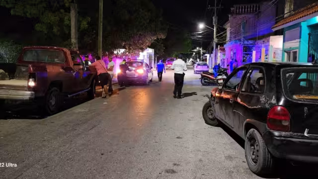 Intentan asesinar a un hombre afuera de un establecimiento en Cozumel